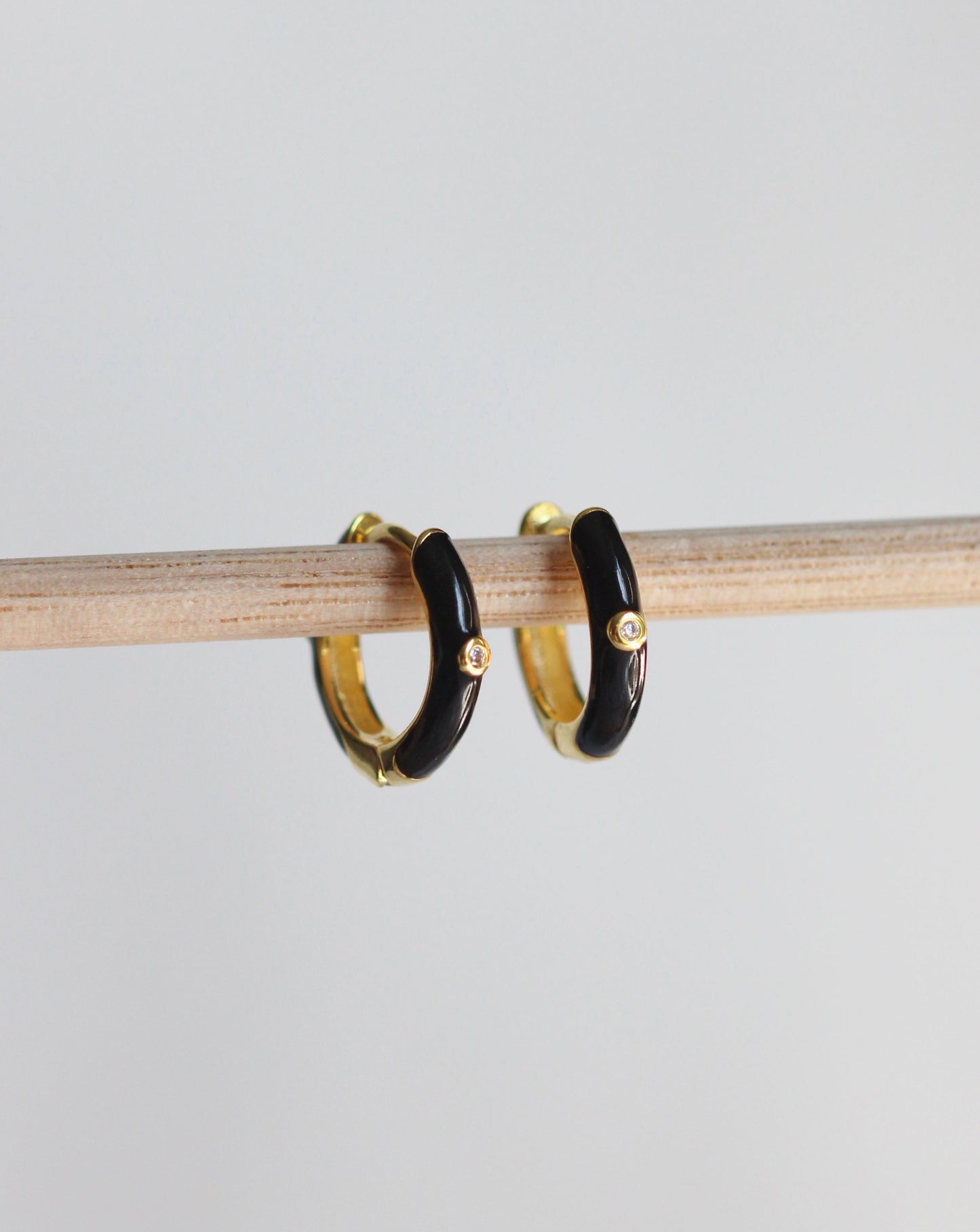 Lily Earring Black