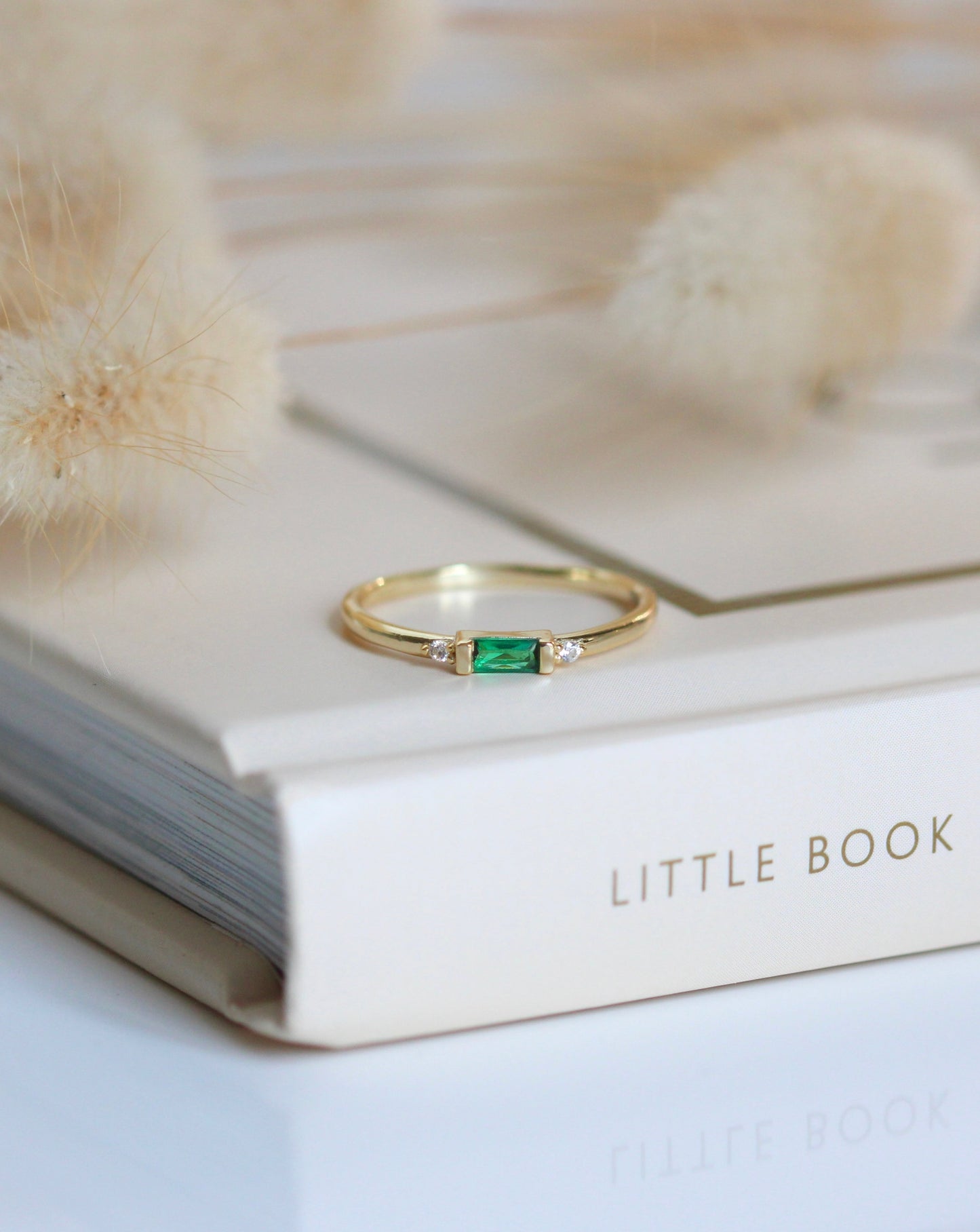Ava Ring