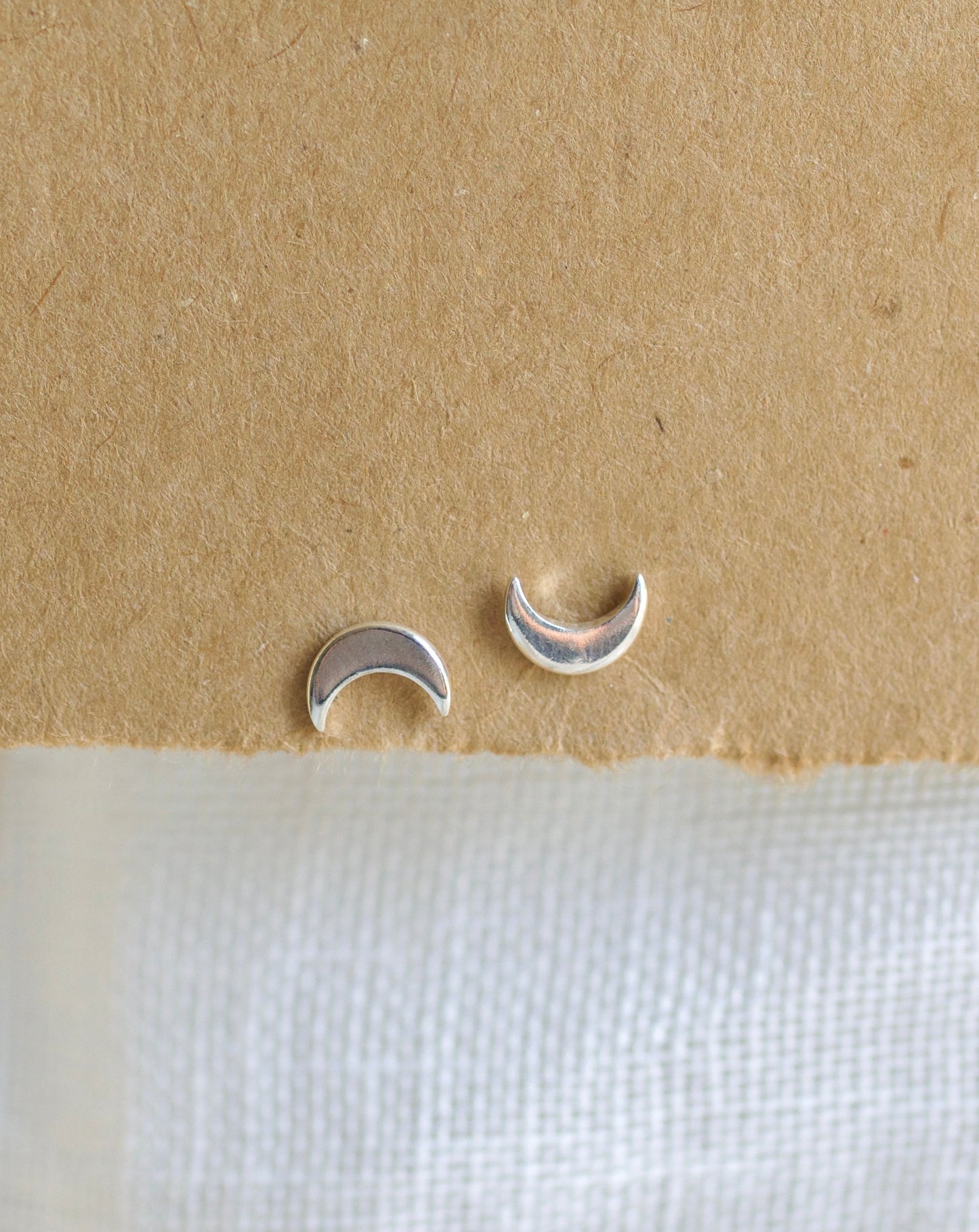 Moon studs