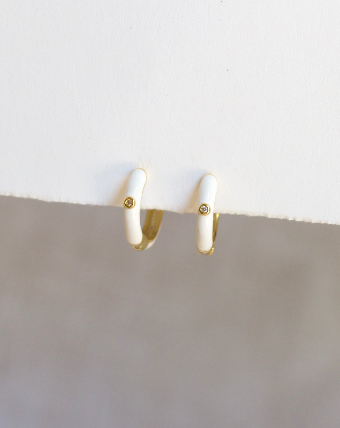 Lily Earring White
