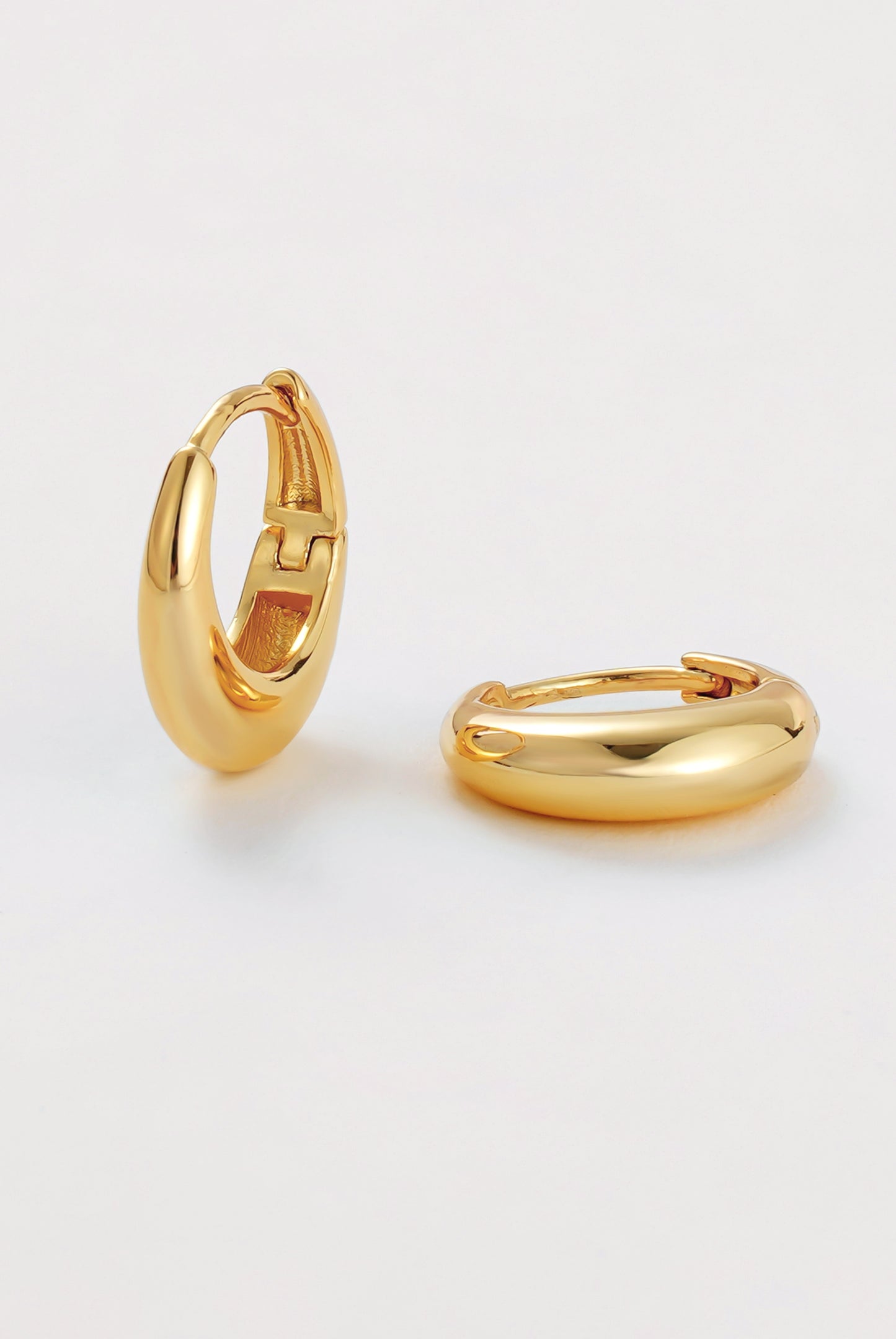The Cleo Small Hoop | Gold