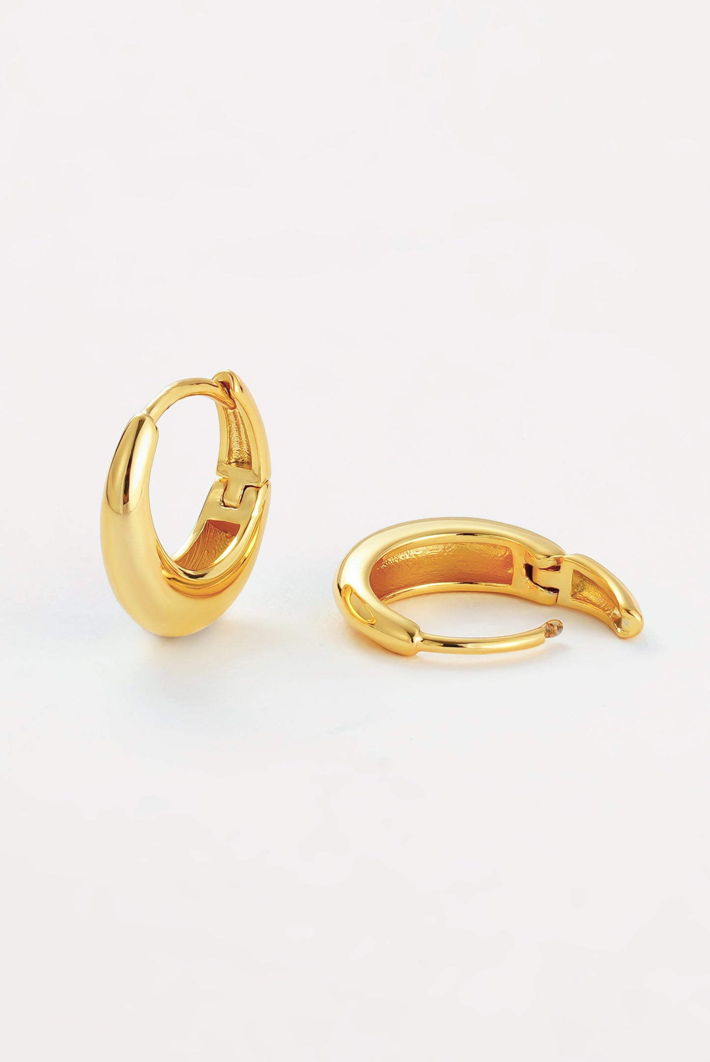 The Cleo Small Hoop | Gold