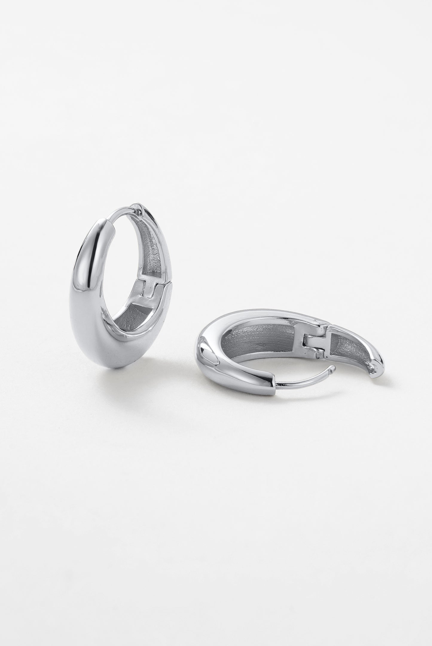 The Cleo Medium Hoop | Silver